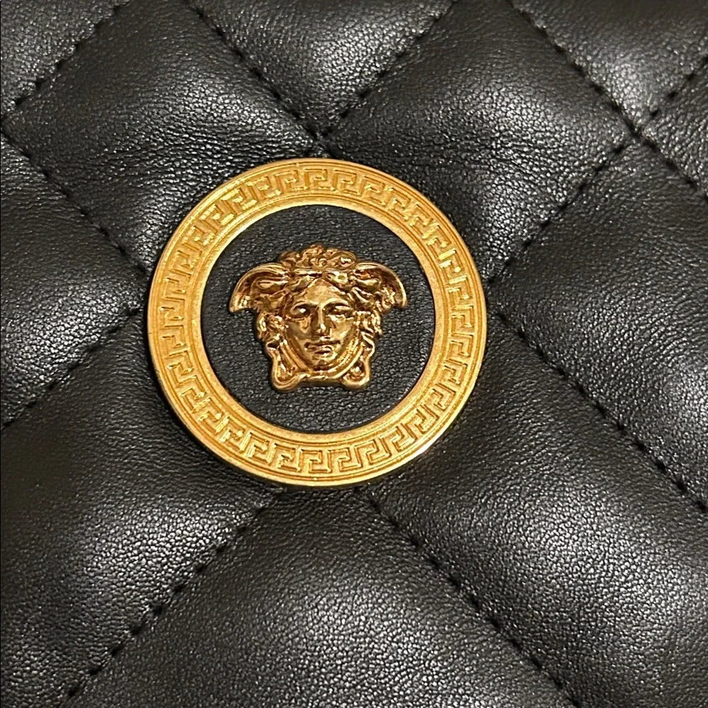 Versace Borsa Nappa Trapuntata Black Quilted Leather Shoulder Bag - Like NEW!